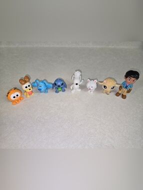 Bundle Of Various Toy Figurines 8 Pieces